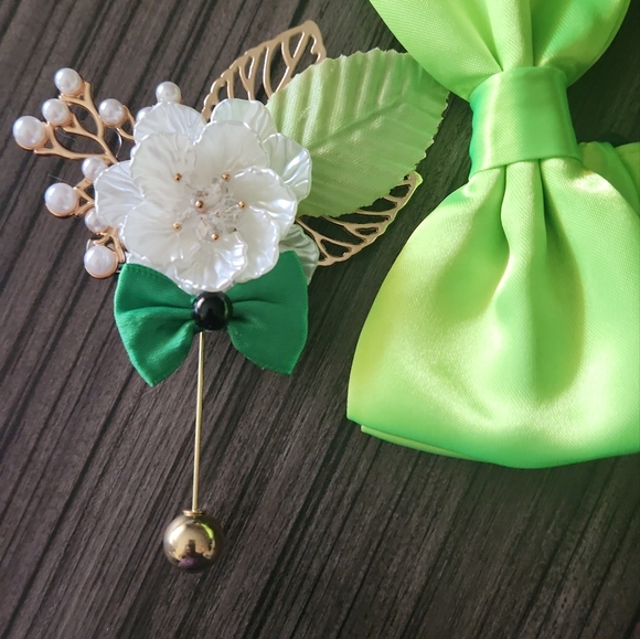 Women pin with matching men bowtie - Picture 2 of 3